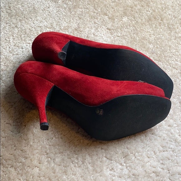 BCBG red suede jeweled peep-toe heels! - Picture 4 of 5